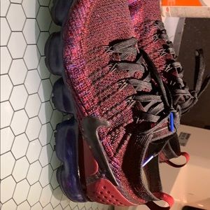 Bergundy Vapormax